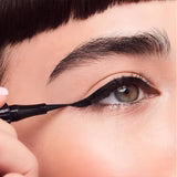 Benefit Roller Liner – آيلاينر سائل دقيق طويل الثبات