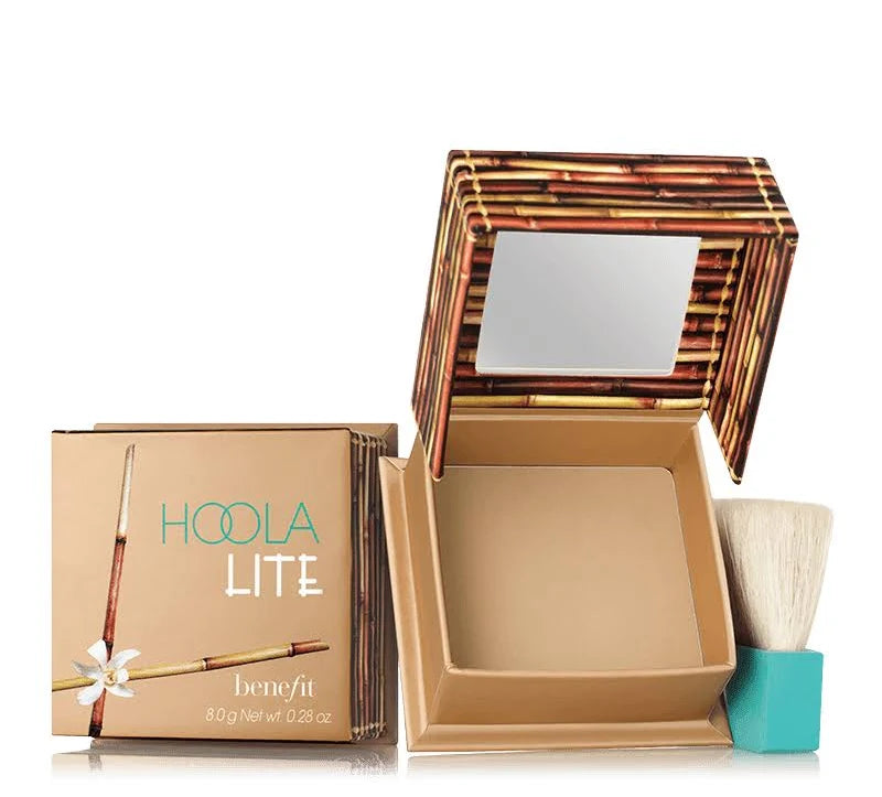 Benefit Hoola Lite Bronzer – بودرة برونزر خفيفة لإشراقة طبيعية
