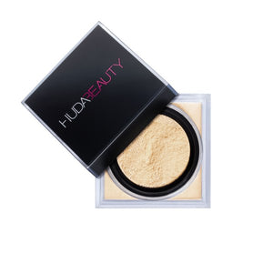 Huda beauty loose powder easy bake banana bread