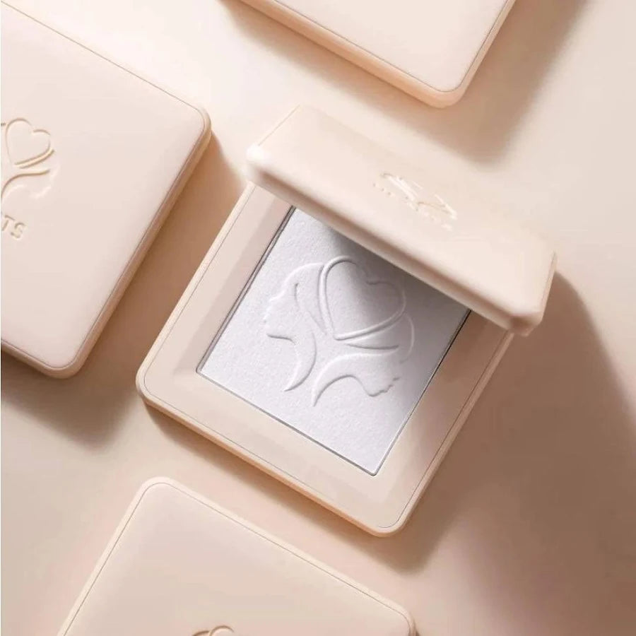 Hearts Amazonian Clay Setting Powder – Long-Wearing Matte Finish