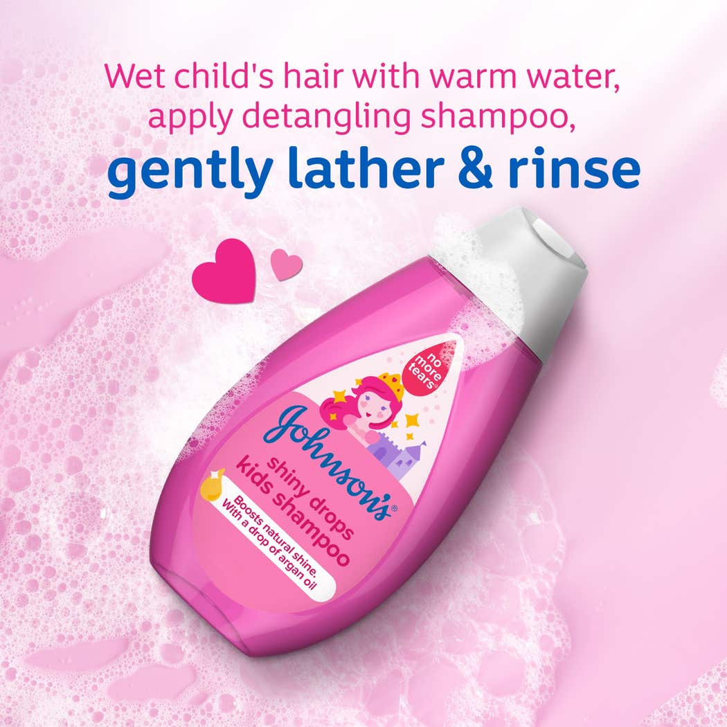 شامبو Johnson's Shiny & Soft للأطفال بزيت الأرجان وبروتينات الحرير