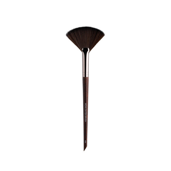 Bogenia makeup brush bg2006 professional fan brush for applying highlighter and bronzer