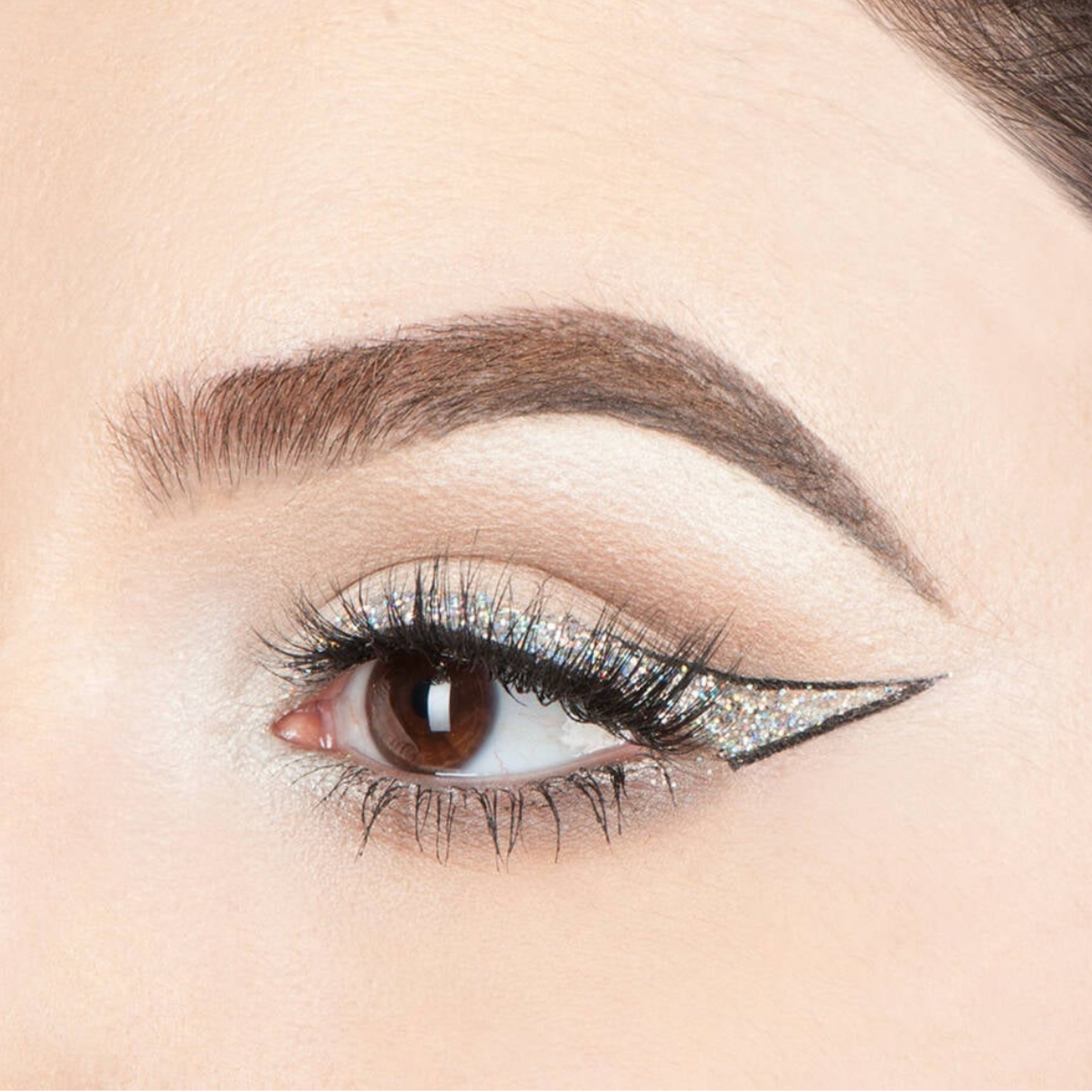 NYX – برايمر لامع للوجه 10ml قاعدة مكياج طويلة الثبات